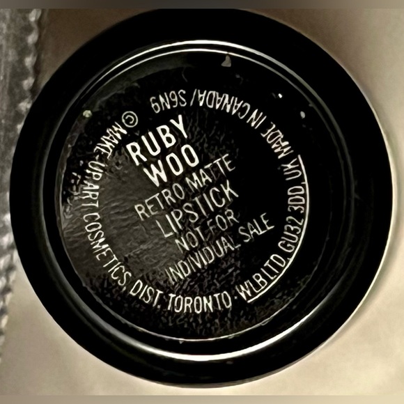 MAC Retro Matte Lipstick - Picture 3 of 3